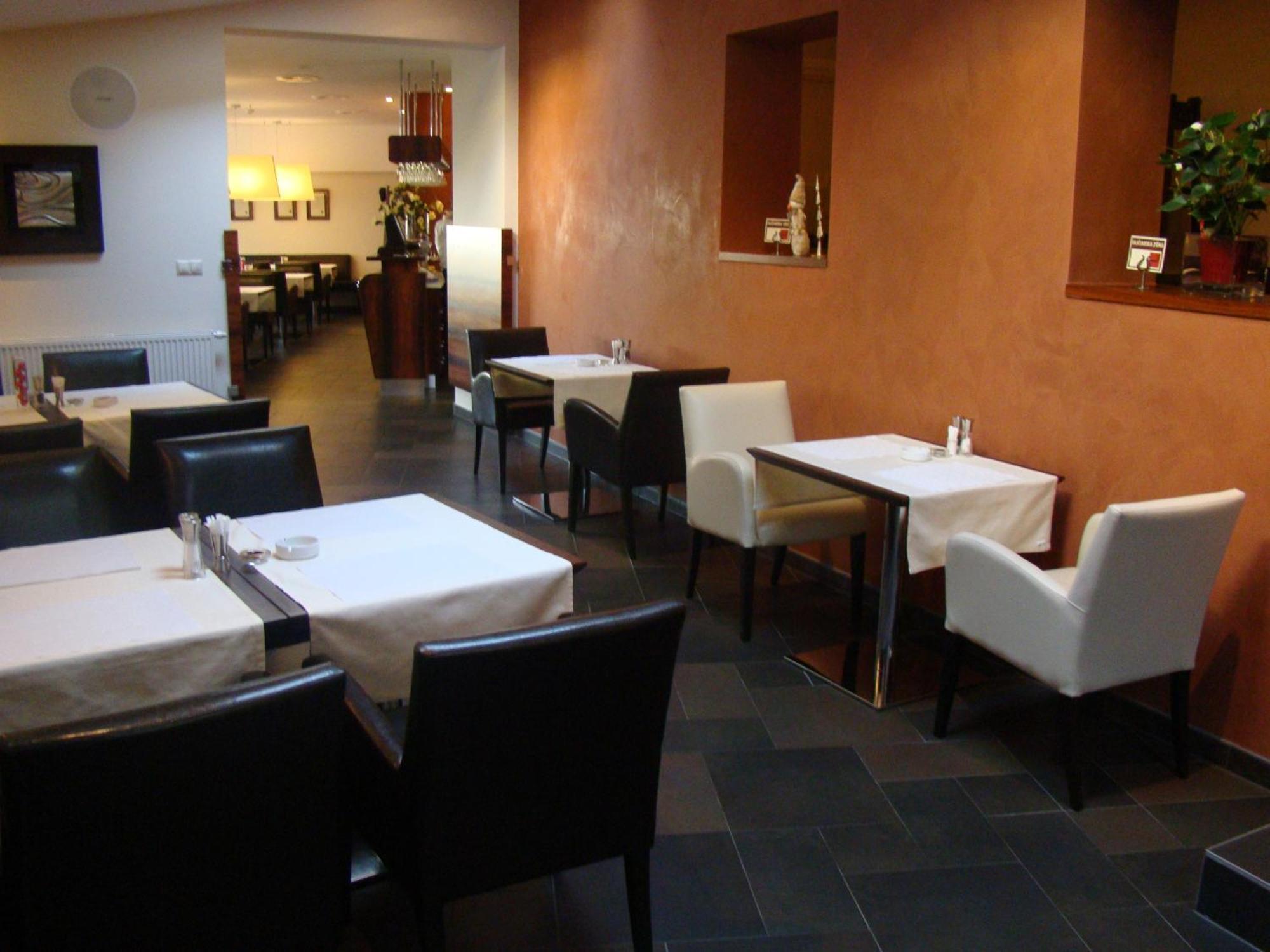 Penzion Royal Trencin Exterior foto