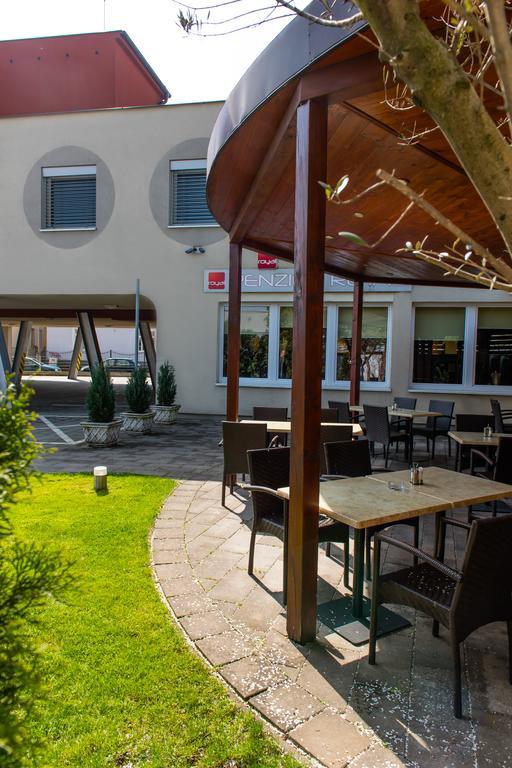 Penzion Royal Trencin Exterior foto